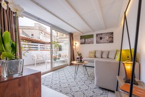 TV, books, stereo - Cas'amuri is a detached house in the heart of Ortigia. (siracusa)