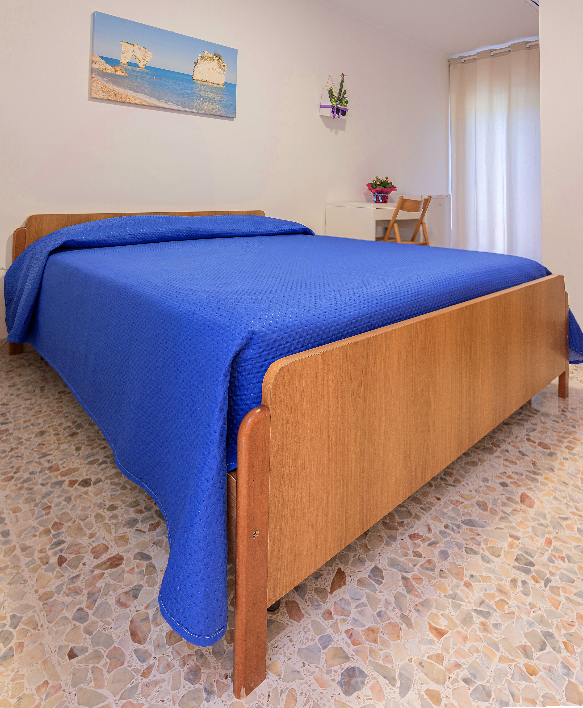 1 bedroom, desk, free WiFi, bed sheets