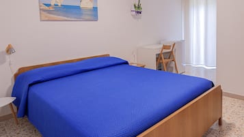 1 bedroom, desk, free WiFi, bed sheets