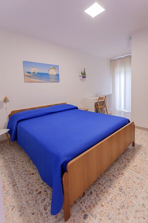 1 غرفة نوم ومكتب وواي فاي مجانًا وملاءات أسرّة