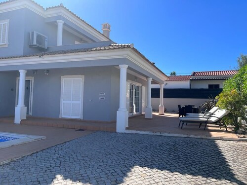 Algarve - The Perfect Family Villa with Private large Pool 
