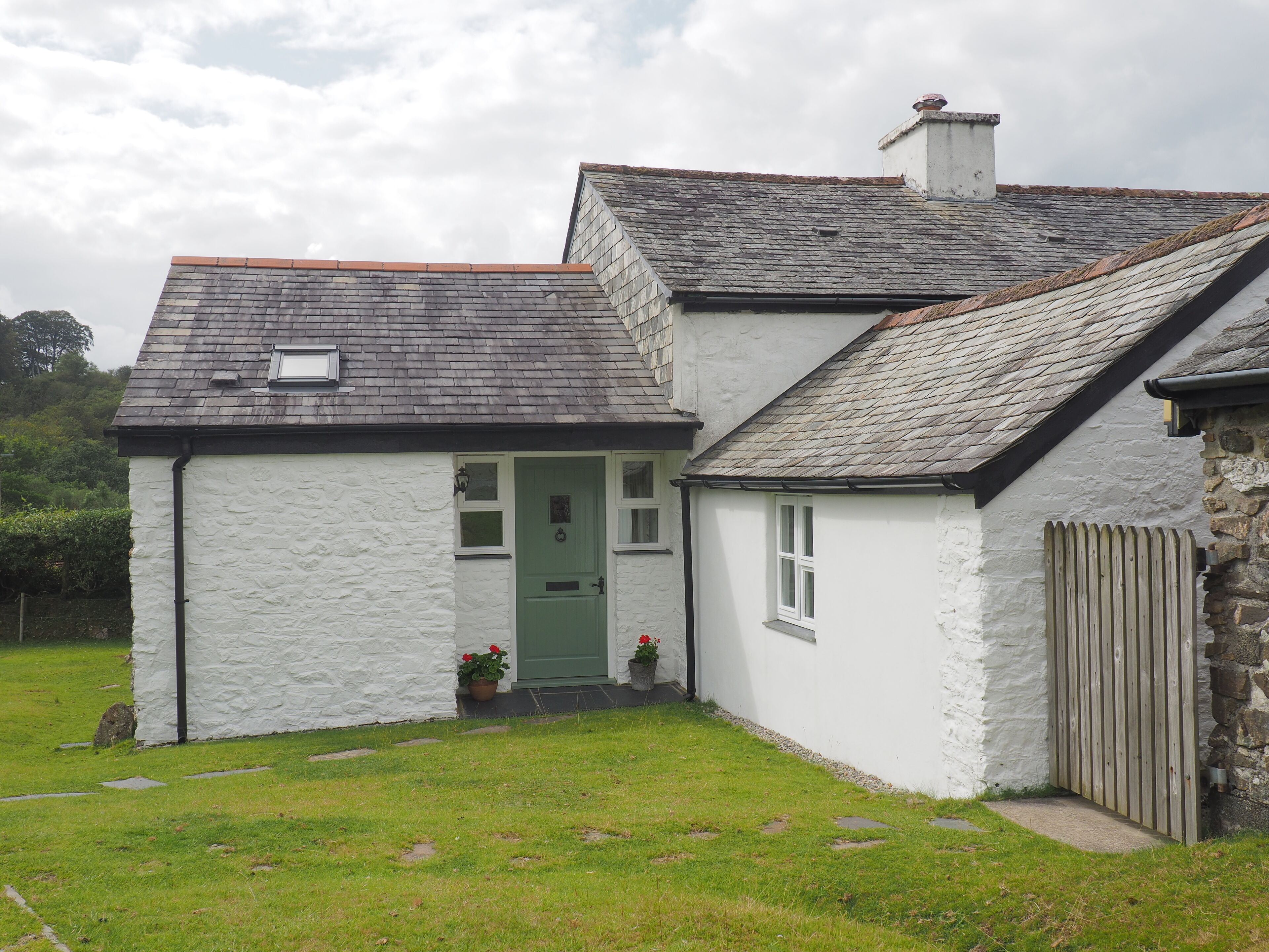 Beautiful Cottage with Private Garden and access to open moorland