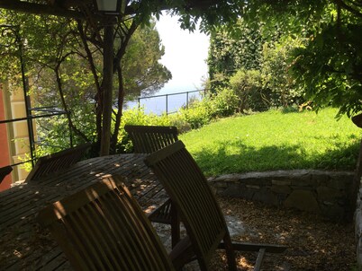 Villa surrounded by greenery with sea view over the Gulf of Portofino