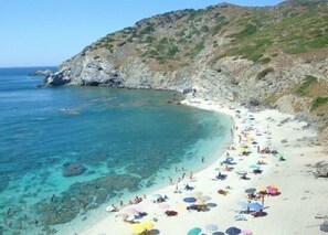 Beach - Detached holiday home with sea view (La Pedraia)