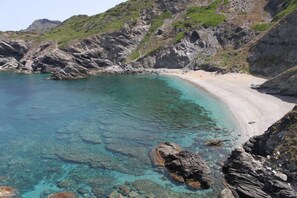 Beach - Detached holiday home with sea view (La Pedraia)