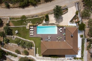 Exterior - Villa Vilatoria- Luxury pool villa with majestic view (Dendrinata)