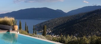 Villa Vilatoria- Luxury pool villa with majestic view