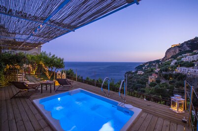 Historic residence with spectacular views of the Amalfi sea and private jacuzzi