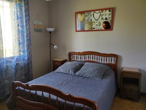 5 chambres, fer et planche à repasser, lit parapluie, Wi-Fi gratuit