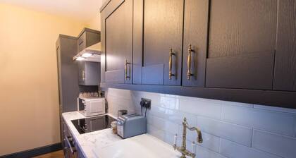 Grade II Apartment Town Centre