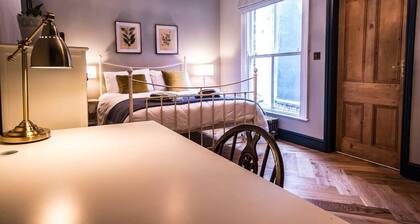 Grade II Apartment Town Centre