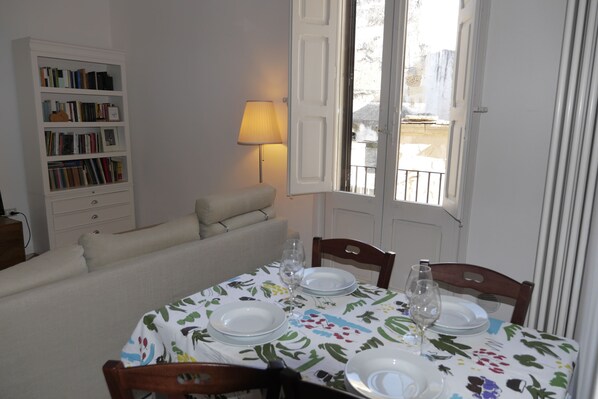 تناول الطعام