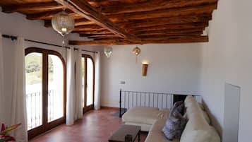 Una Smart TV, un reproductor estéreo