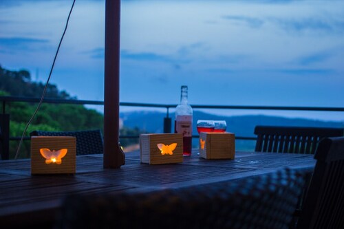 Sun, Sea & Culture. Luxury Villa & Pool. Breathtaking Views to Sea. Inc WiFi