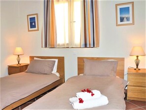 2 Schlafzimmer, Zimmersafe, Bügeleisen/Bügelbrett, WLAN