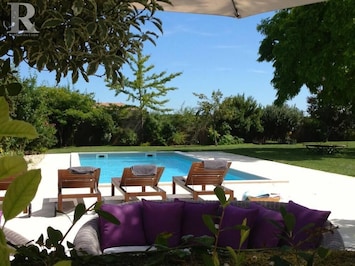 Piscine et sa terrasse