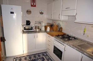 Refrigerador, microondas, horno, lavavajillas