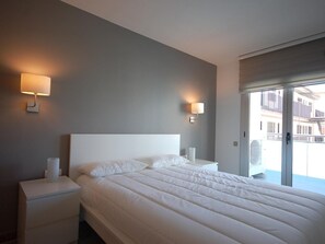 3 habitaciones, tabla de planchar con plancha, internet y ropa de cama 