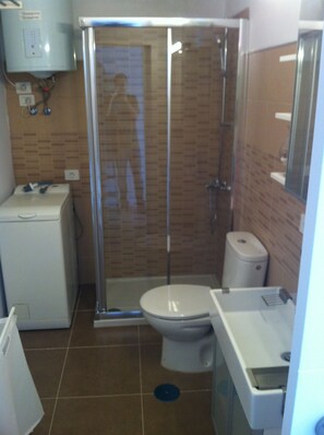 Shower, hair dryer, towels, soap - PORIS DE ABONA APARTMENT (Porís)