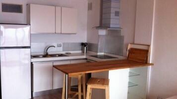 Frigorífic, microones, forn i placa de cuina