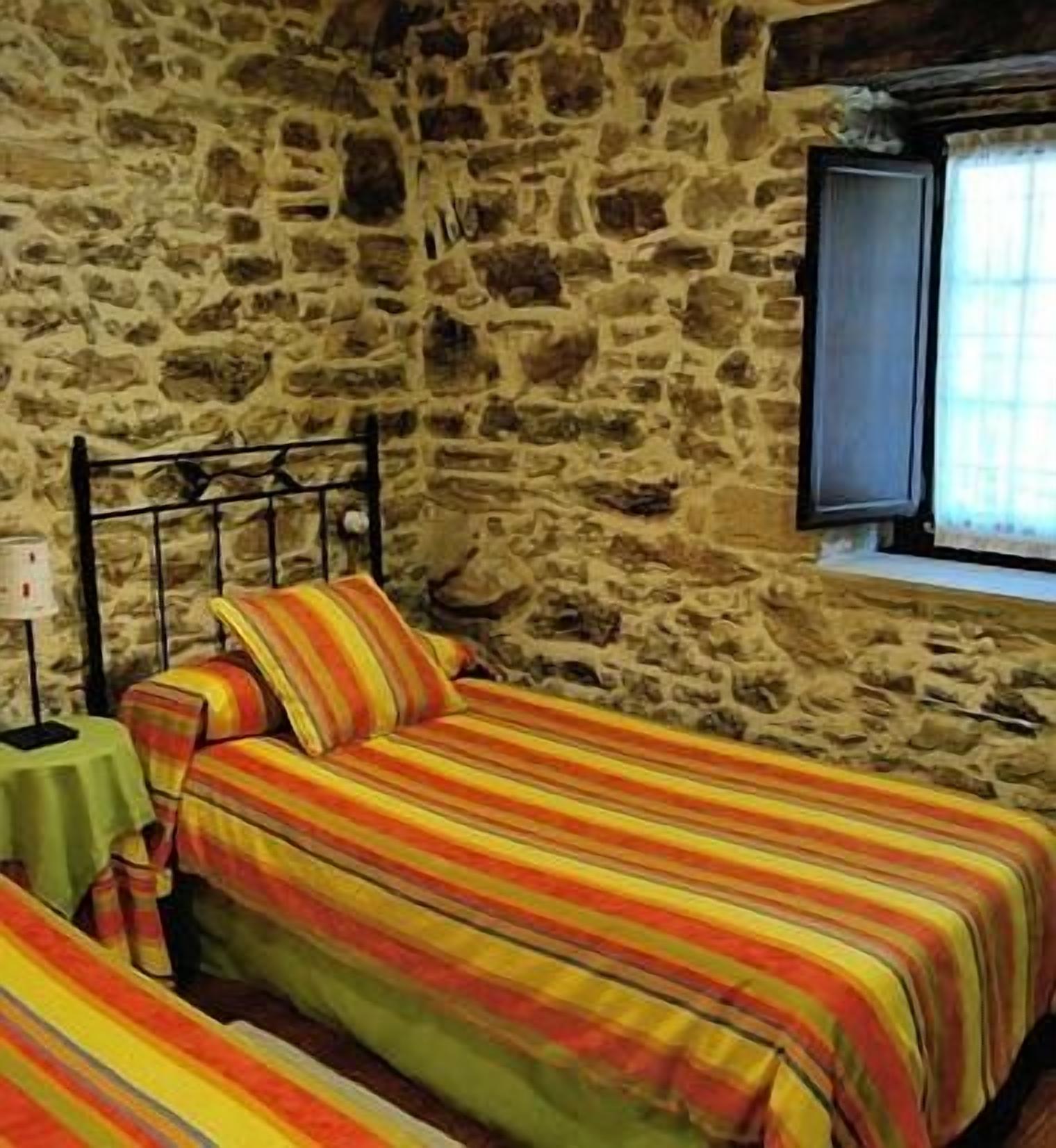 Honeysuckle Rural House for 12 people 