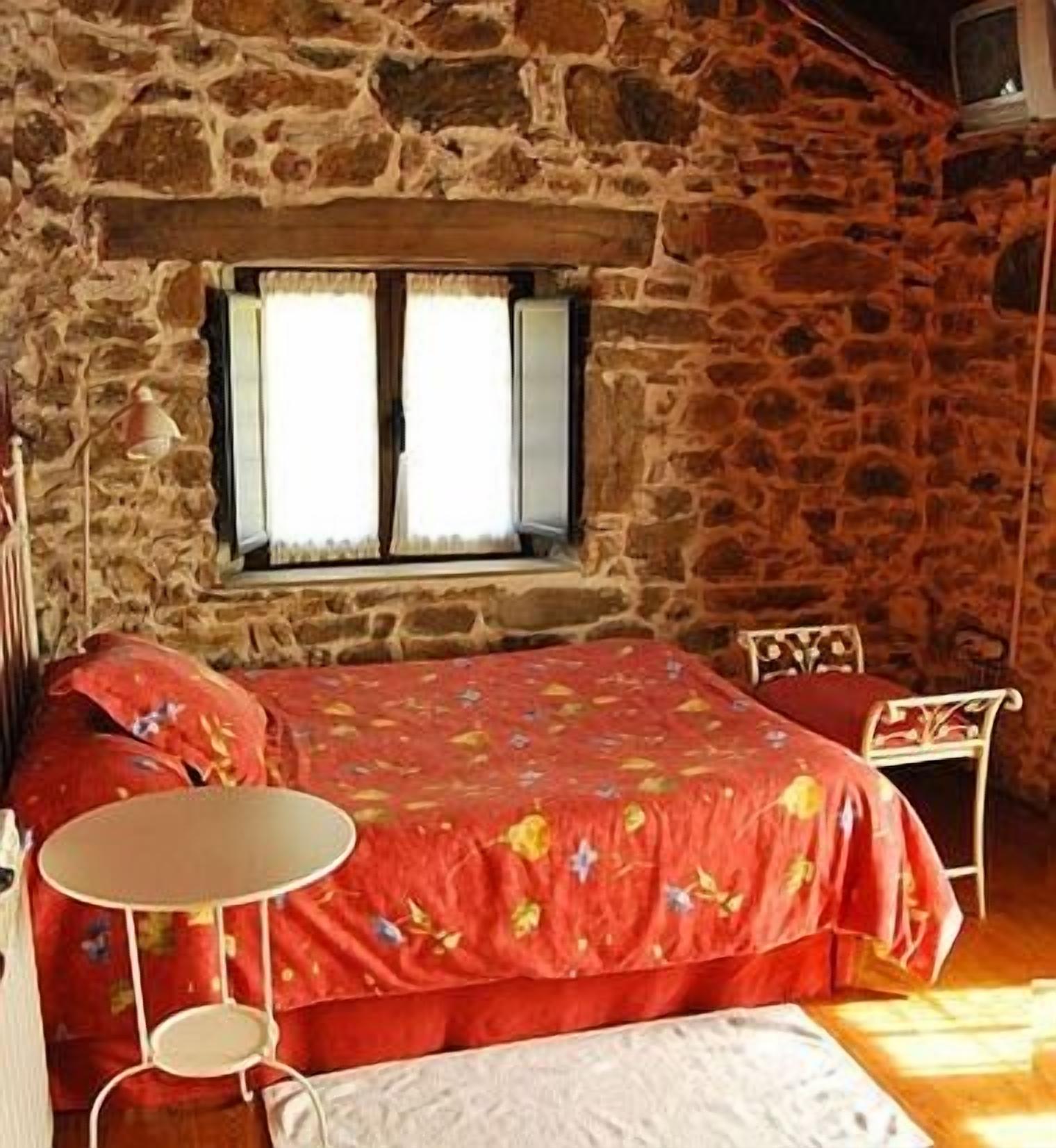 Honeysuckle Rural House for 12 people 