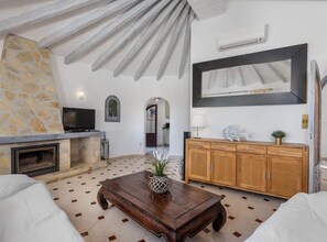 TV - Villa Aloe - Plus (Calpe)
