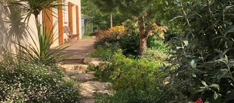 Luksusvilla med privat basseng, fredelig, gammel vinlandsby, nær sjøen