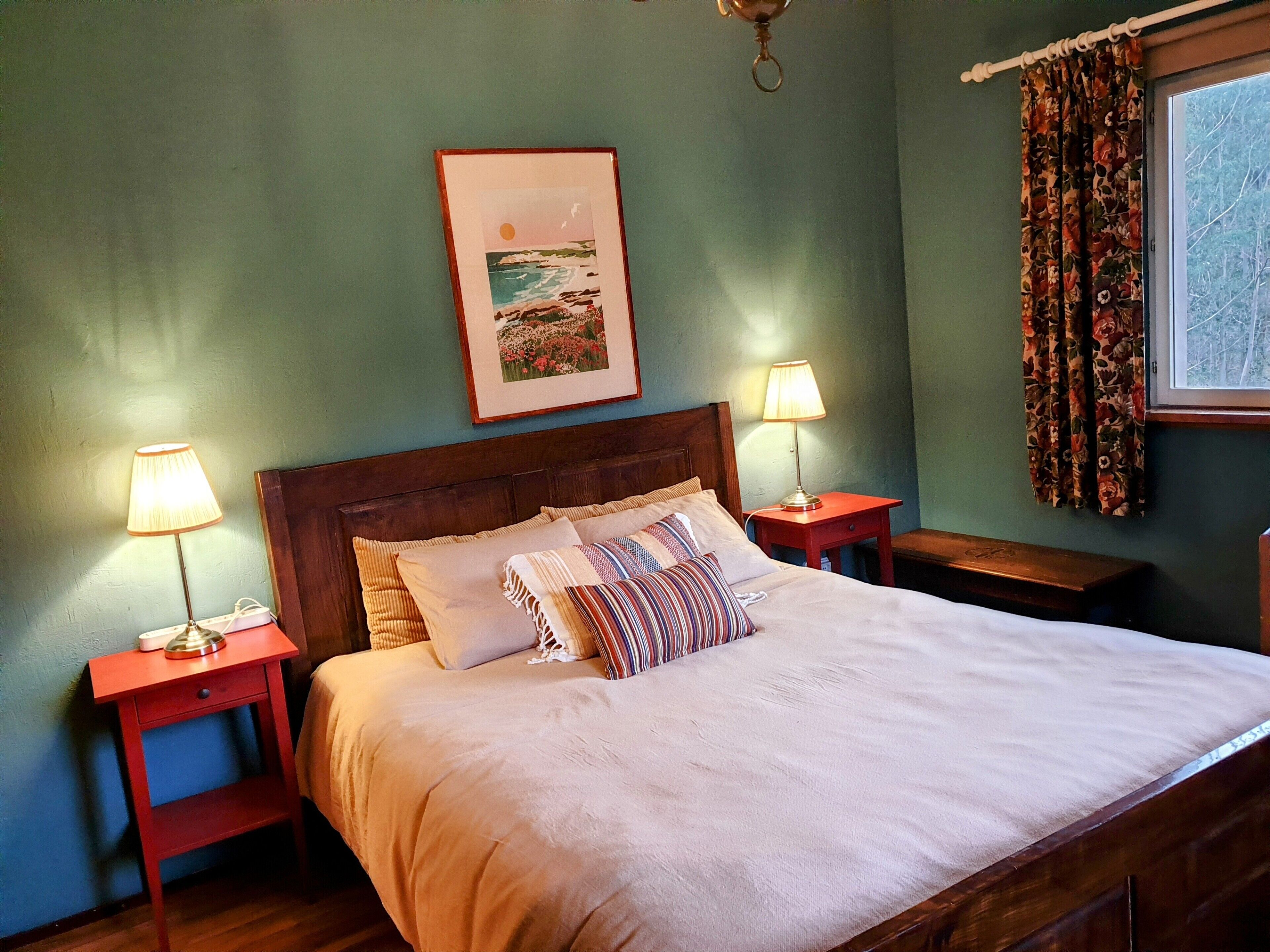 2 bedrooms, iron/ironing board, travel crib, WiFi (free)