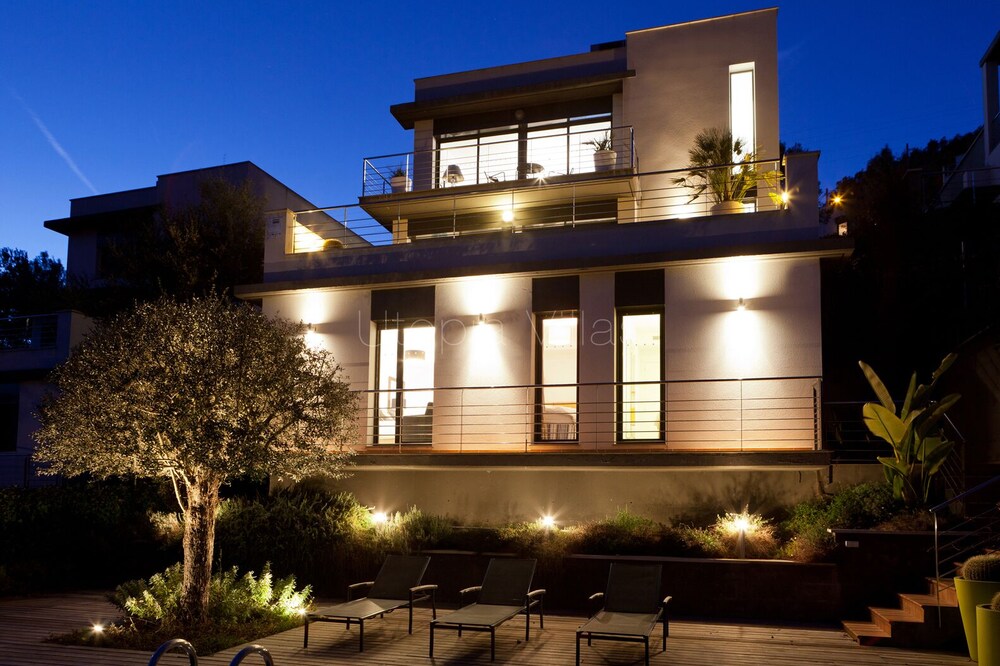 4 bedrooms full equiped villa for 8 people, 8 mn from Sitges, Barcelona