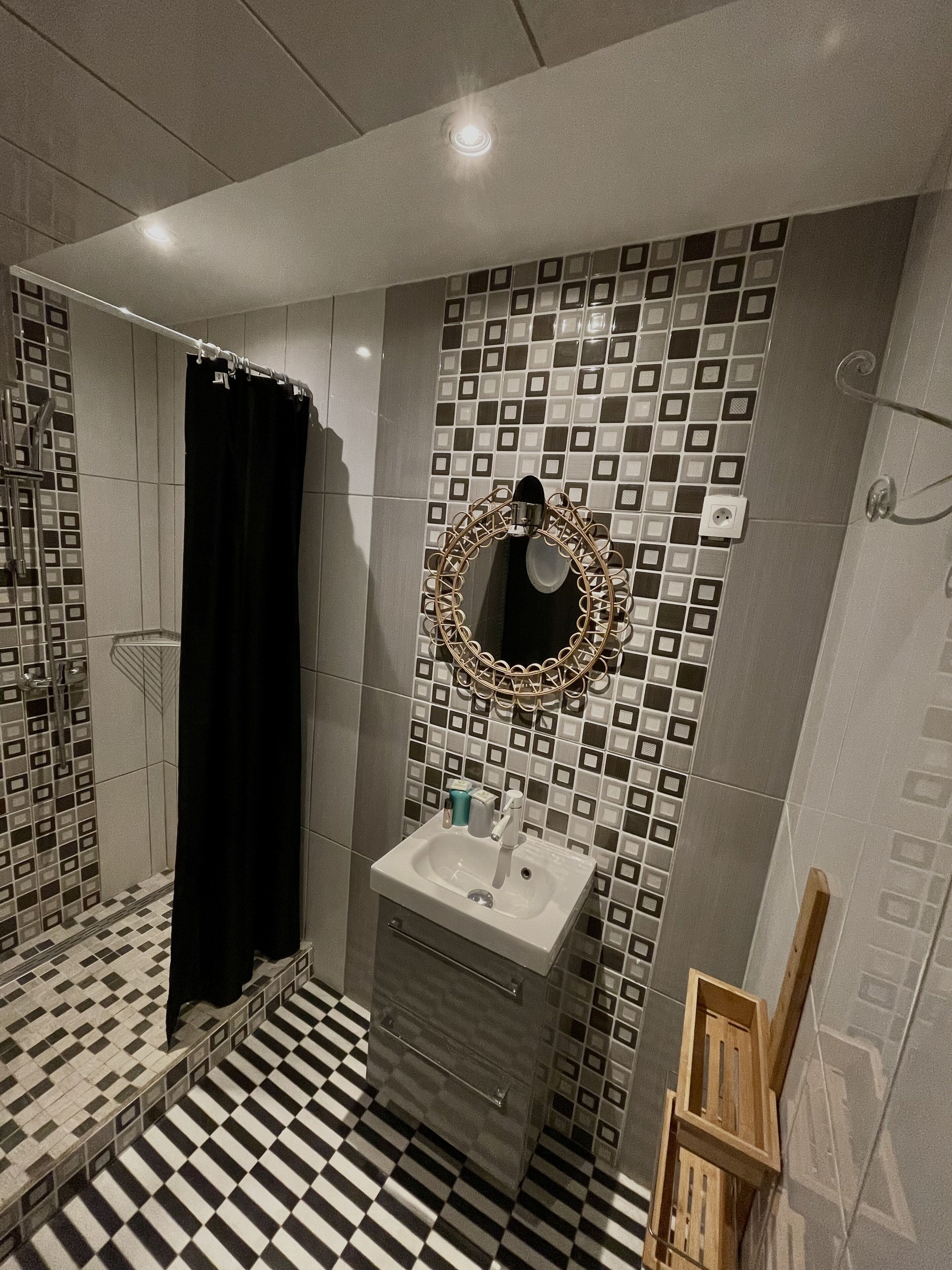 superior room, 1 king bed, terrace | bathroom | shower, hair dryer, towels