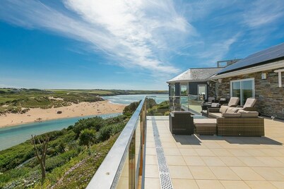 Luxury spacious seafront house with indoor swimming pool and direct beach access