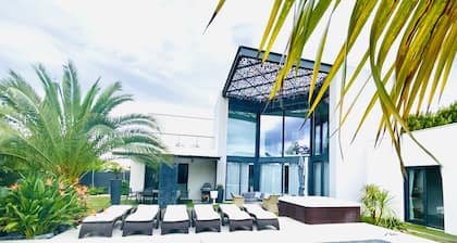 VILLA PALOMA CAP D'AGDE 8 pers. 600 m MER Piscine chauffée Spa jardin exotique