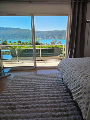 4 室のベッドルーム、アイロン / アイロン台、旅行用ベビーベッド、WiFi (無料)