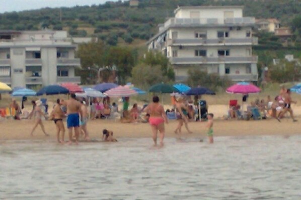 靠近海滩