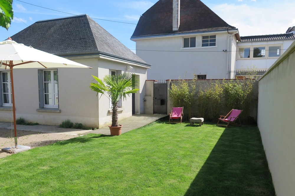 House-studio with garden near downtown Blois