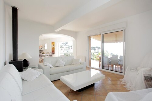 Geräumige Villa 160m2 Privater Pool Klimaanlage Meerblick Uneinnehmbar Free Wifi