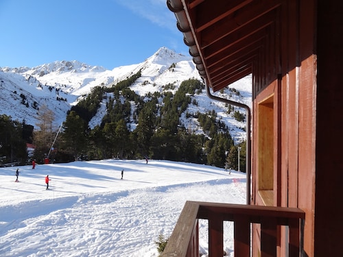 LES ARCS 1950, APPT TOUT CONFORT, 100% SKIS AUX PIEDS, PLEIN SUD, PISCINE, SAUNA