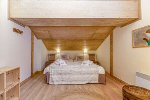 4 bedrooms, internet, bed sheets