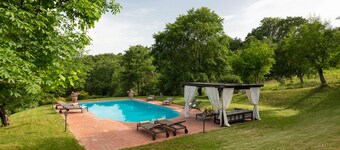Villa Rosaspina from 1700's. Private pool, Air-conditioning, Jacuzzi, DSL/Wi-Fi 