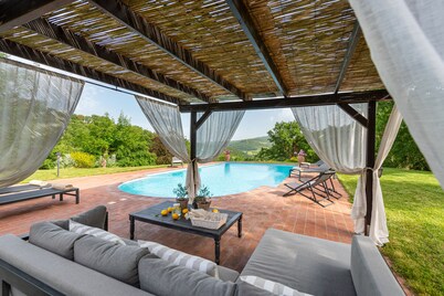 Villa Rosaspina from 1700's. Private pool, Air-conditioning, Jacuzzi, DSL/Wi-Fi 