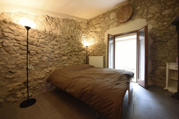 3 habitaciones, wifi gratis y ropa de cama 