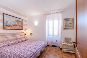 1 habitación, wifi y ropa de cama