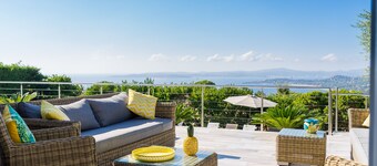 Delightful Villa, St Tropez Bay View, Heated Pool 