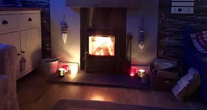 4 Evans Terrace Beautiful Cottage in the heart of Aberdovey! Free parking permit