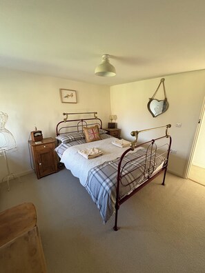 3 quartos, ferros/tábuas de passar roupa, Wi-Fi de cortesia