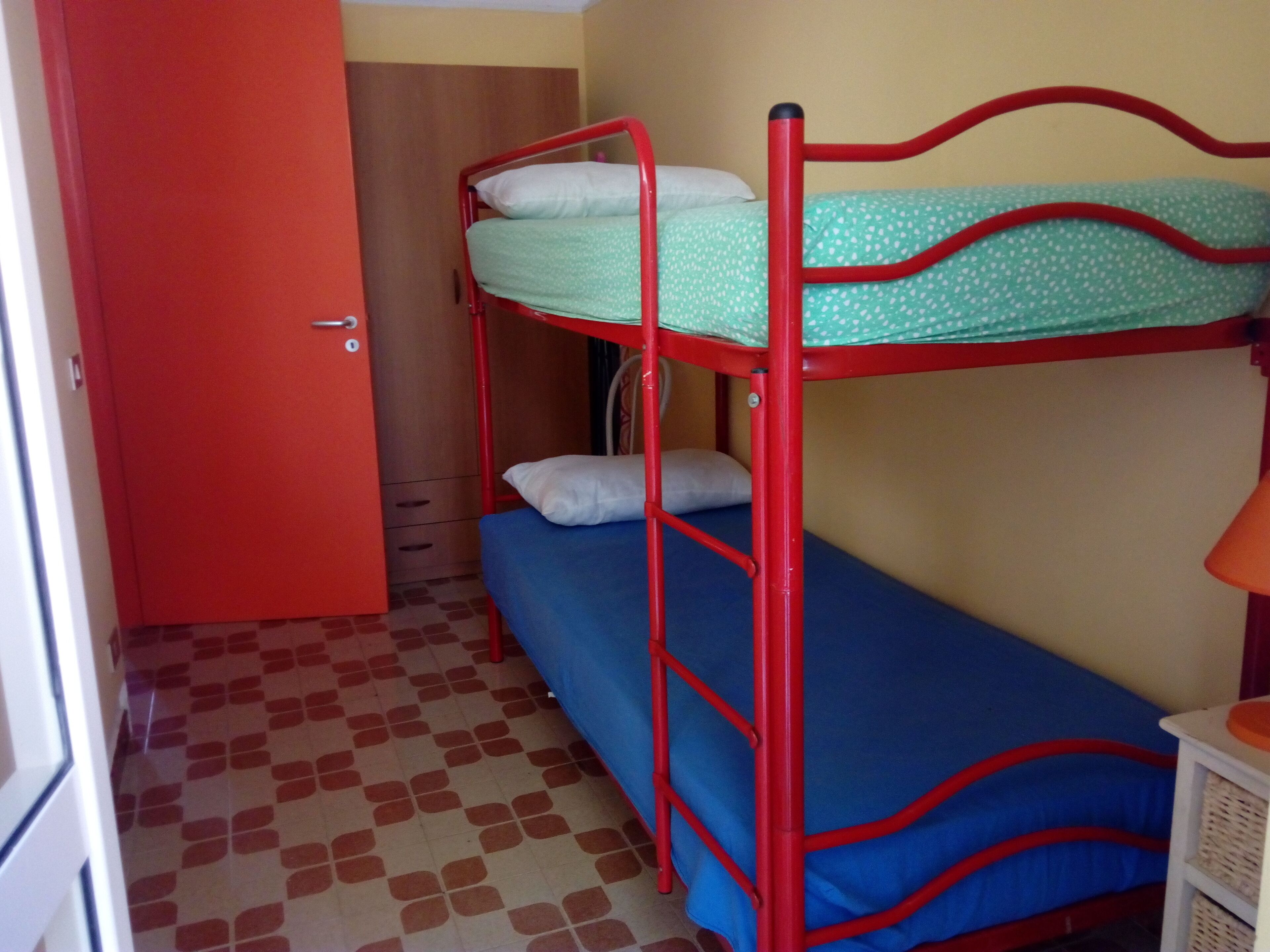 Beach holidays between nightlife and relaxation