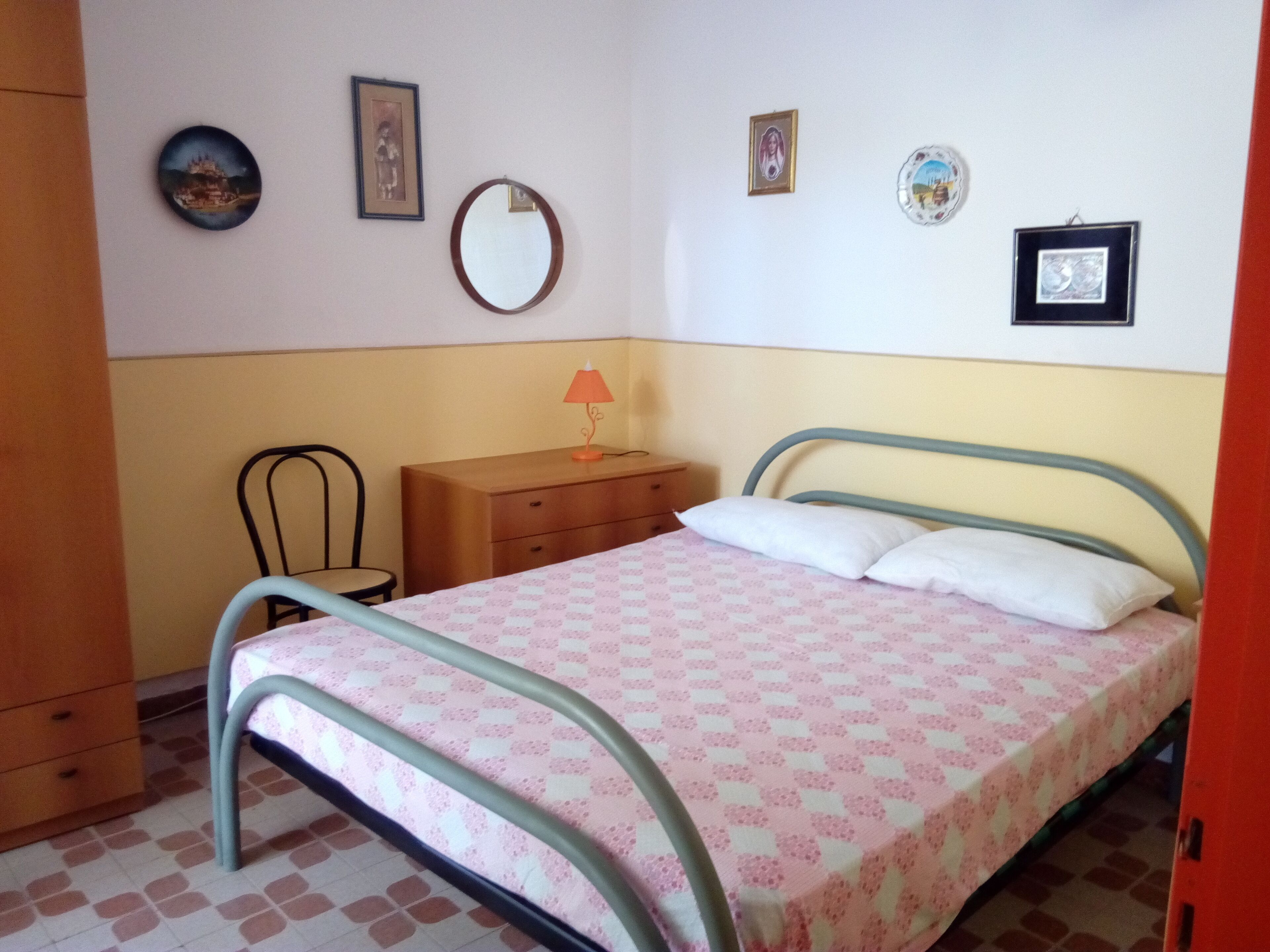 Beach holidays between nightlife and relaxation