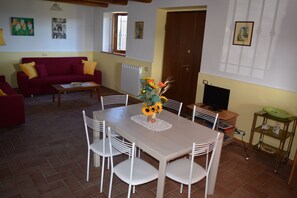 TV, DVD player, foosball, table tennis - Franca's House (Sant'Angelo in Pontano)
