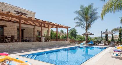 4bdr Family friendly villa with 400sq.m. playground,private heated swimming pool